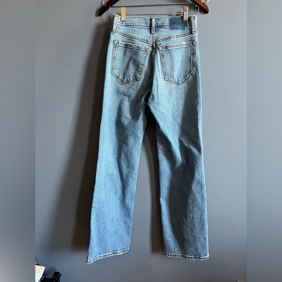 Abercrombie & Fitch High Rise 90s Relaxed Jean - Picture 3 of 4